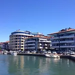 Comfortable Vacation Retreat For Four Guests Apartman *