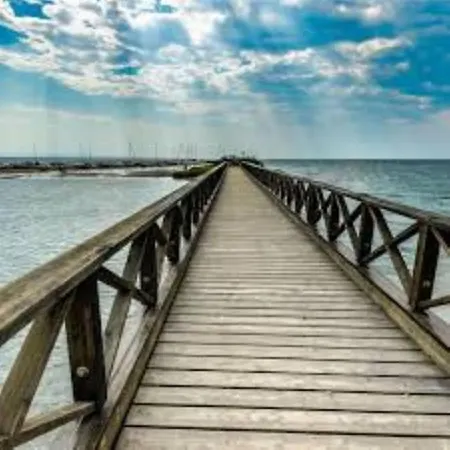 Apartment Comfortable Vacation Retreat For Four Guests